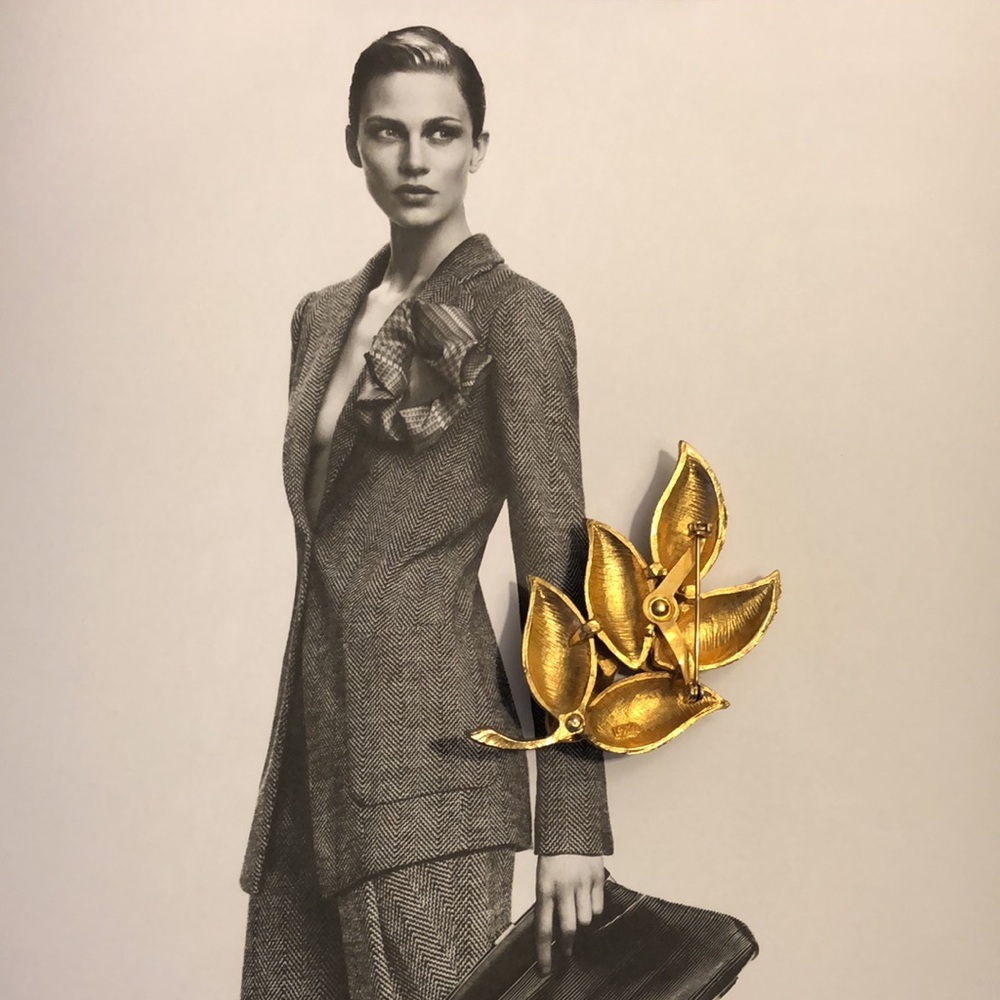Vintage, gold leaf brooch - Picture 3 of 4
